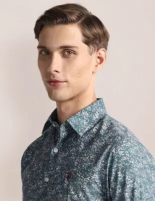 USPA Men Regular Fit Printed Spread Collar Casual Shirt