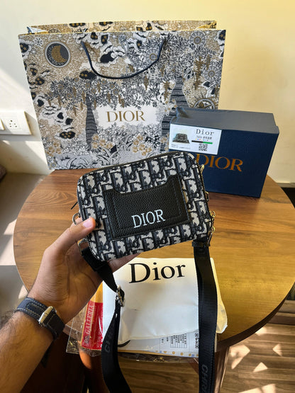 CHRISTAN DIOR MESSENGER BAG WITH &nbsp;OG BOX &amp; CARRY BAG 🛍 (men's)